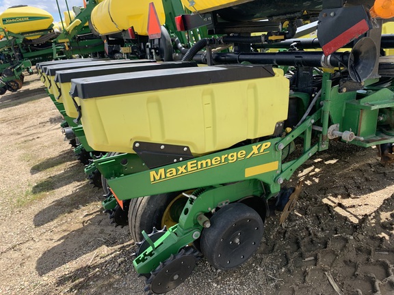 2014 John Deere 1760 Planter