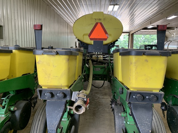 1999 John Deere 1770 Planter