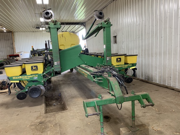 1999 John Deere 1770 Planter