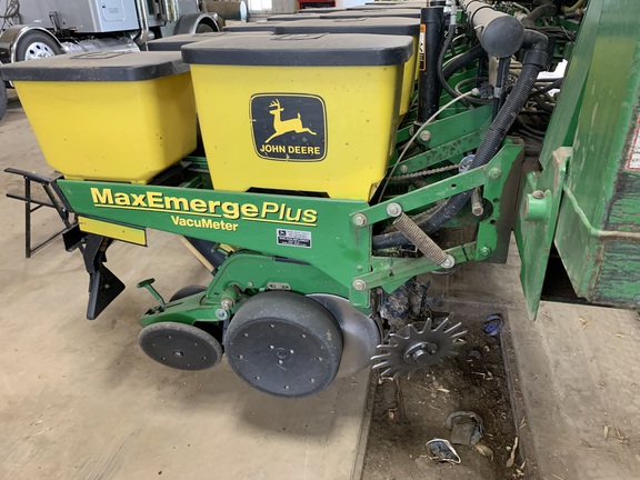 1999 John Deere 1770 Planter