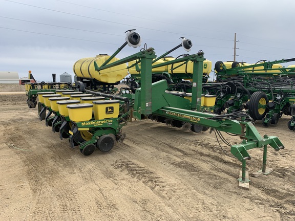 1999 John Deere 1770 Planter