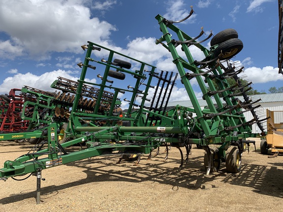 2006 John Deere 2210 Field Cultivator