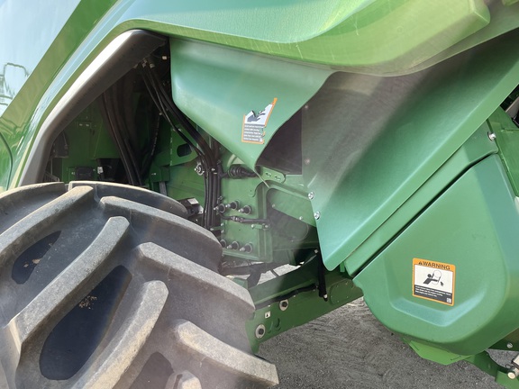 2022 John Deere X9 1000 Combine