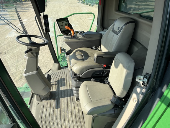 2022 John Deere X9 1000 Combine