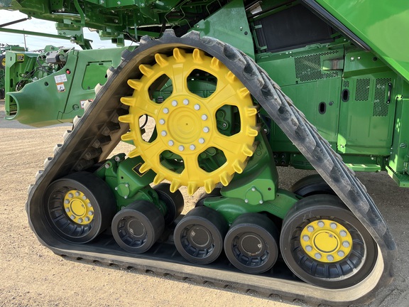 2022 John Deere X9 1000 Combine