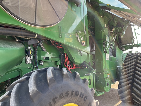 2022 John Deere X9 1000 Combine