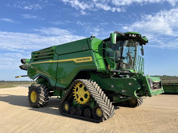 2022 John Deere X9 1000 Combine