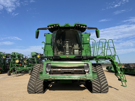 2022 John Deere X9 1000 Combine