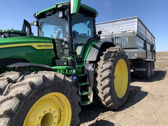 2024 John Deere 8R 370 Tractor