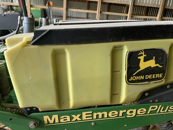 2001 John Deere 1770 Planter