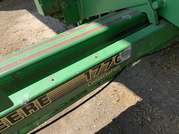 2001 John Deere 1770 Planter