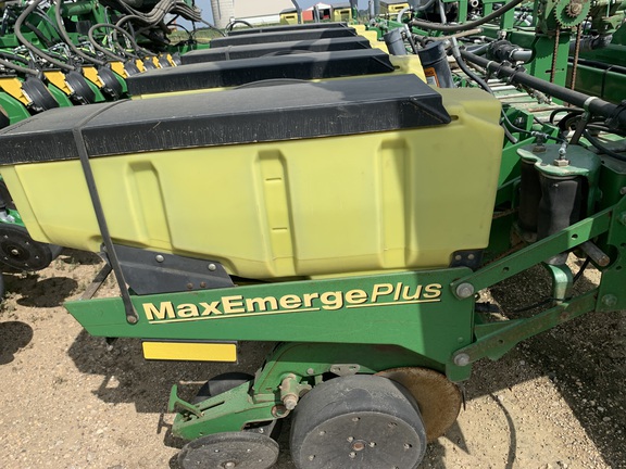 2001 John Deere 1770 Planter