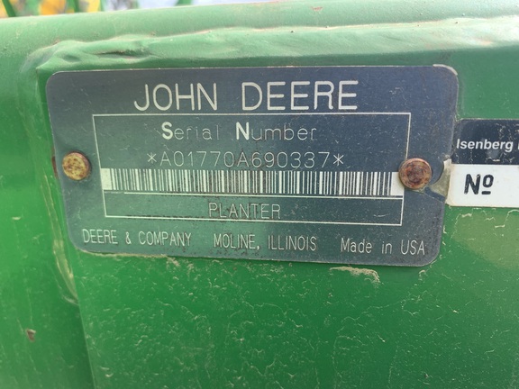 2001 John Deere 1770 Planter