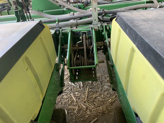 2001 John Deere 1770 Planter