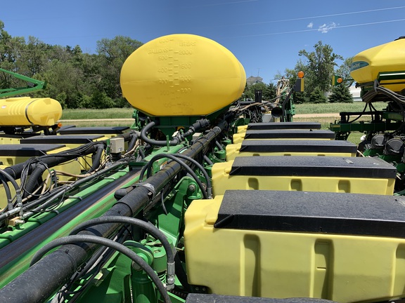 2003 John Deere 1770NT Planter