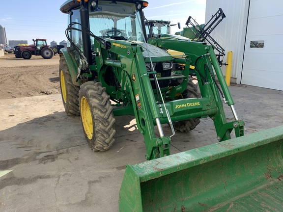 2023 John Deere 5075E Tractor