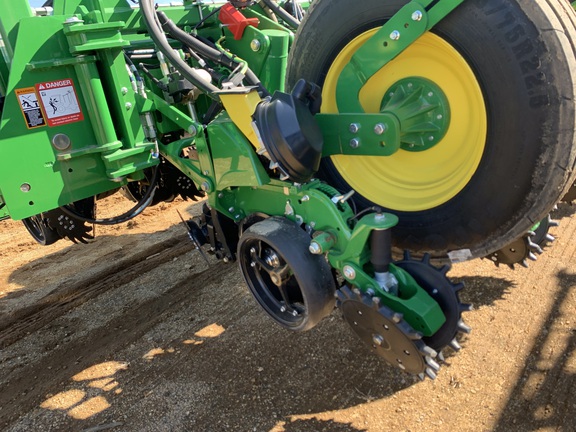 2024 John Deere 1775NT Planter