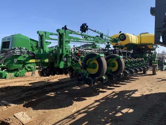 2024 John Deere 1775NT Planter