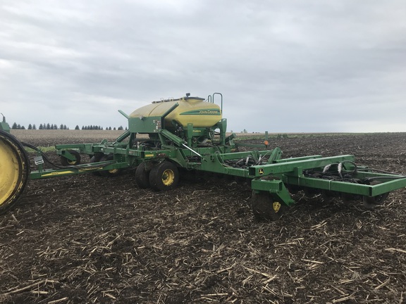 2014 John Deere 1990 Air Seeder