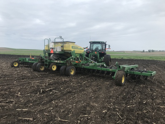 2014 John Deere 1990 Air Seeder