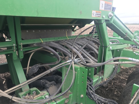 2014 John Deere 1990 Air Seeder