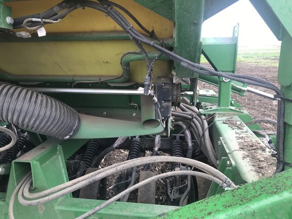 2014 John Deere 1990 Air Seeder