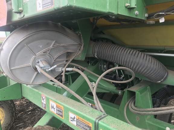 2014 John Deere 1990 Air Seeder