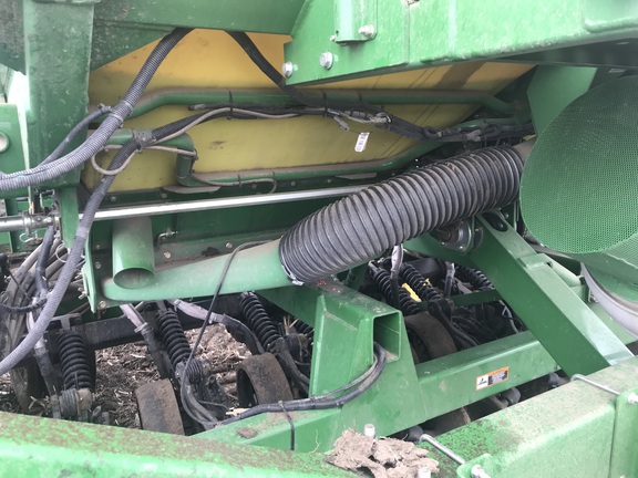 2014 John Deere 1990 Air Seeder