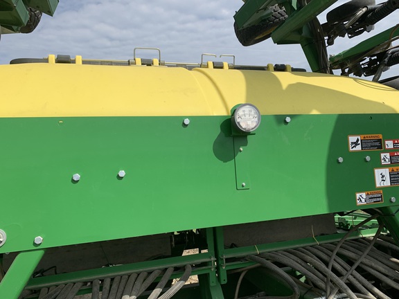 2014 John Deere 1990 Air Seeder