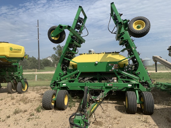 2014 John Deere 1990 Air Seeder