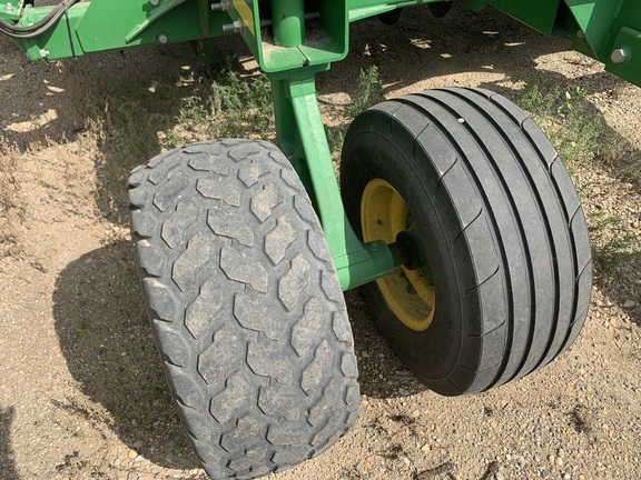 2014 John Deere 1990 Air Seeder