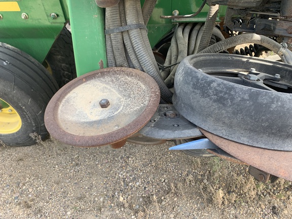 2014 John Deere 1990 Air Seeder