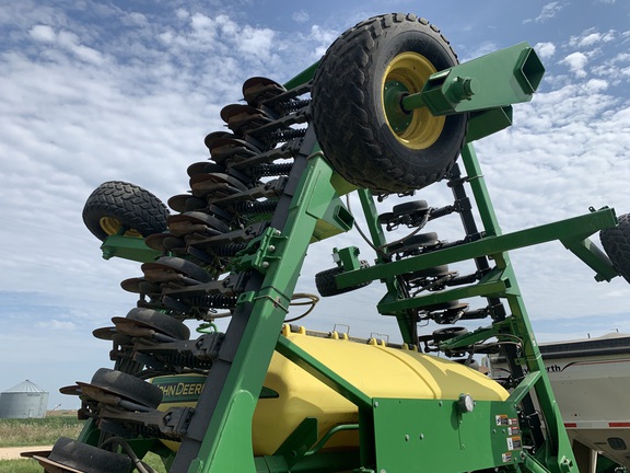 2014 John Deere 1990 Air Seeder