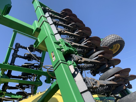 2014 John Deere 1990 Air Seeder