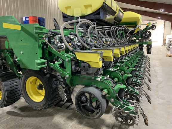 2018 John Deere DB60 Planter