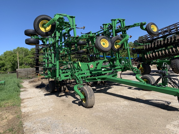 2014 John Deere 2210 Field Cultivator