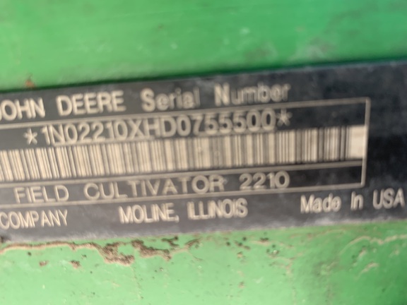 2014 John Deere 2210 Field Cultivator