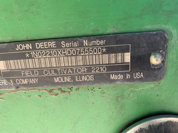 2014 John Deere 2210 Field Cultivator