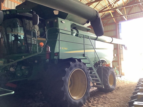 2022 John Deere S790 Combine