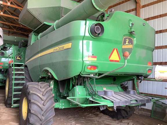 2022 John Deere S790 Combine