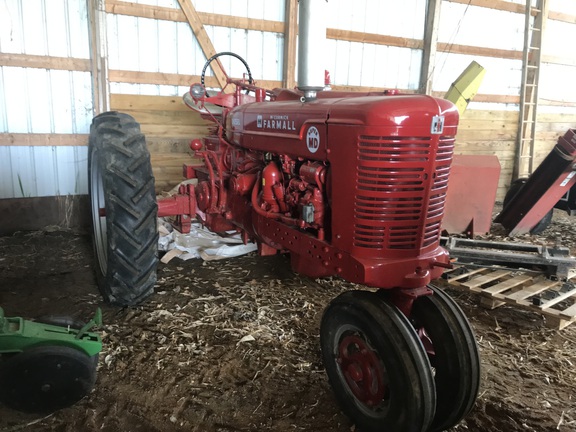 1953 International SUPER MD Tractor