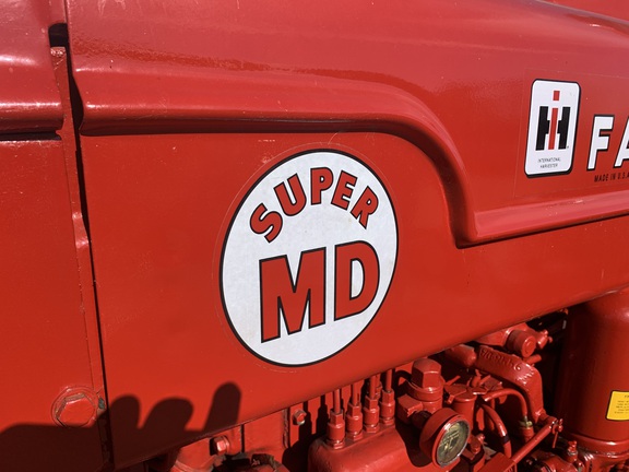 1953 International SUPER MD Tractor