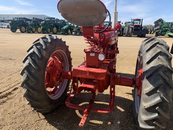 1953 International SUPER MD Tractor