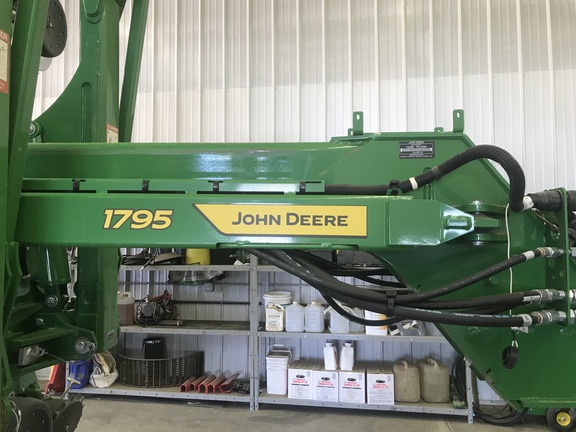 2022 John Deere 1795 Planter