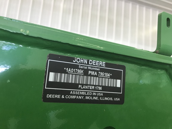 2022 John Deere 1795 Planter