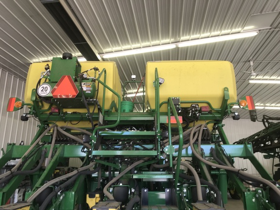 2022 John Deere 1795 Planter