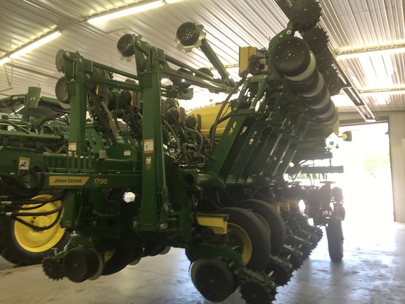 2022 John Deere 1795 Planter