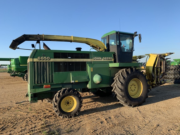 2000 John Deere 6650 Forage Harvester