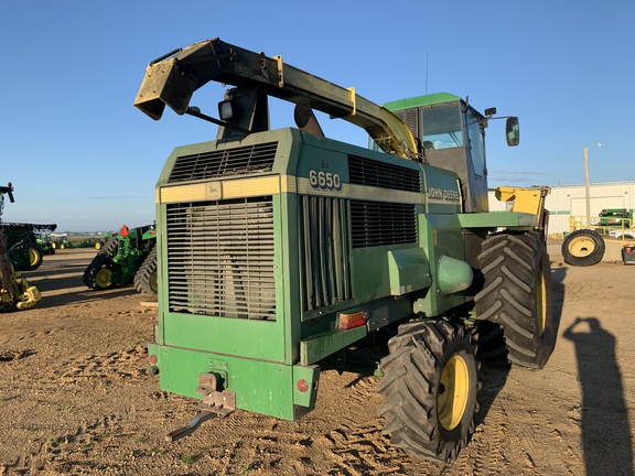 2000 John Deere 6650 Forage Harvester