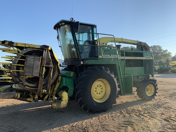 2000 John Deere 6650 Forage Harvester